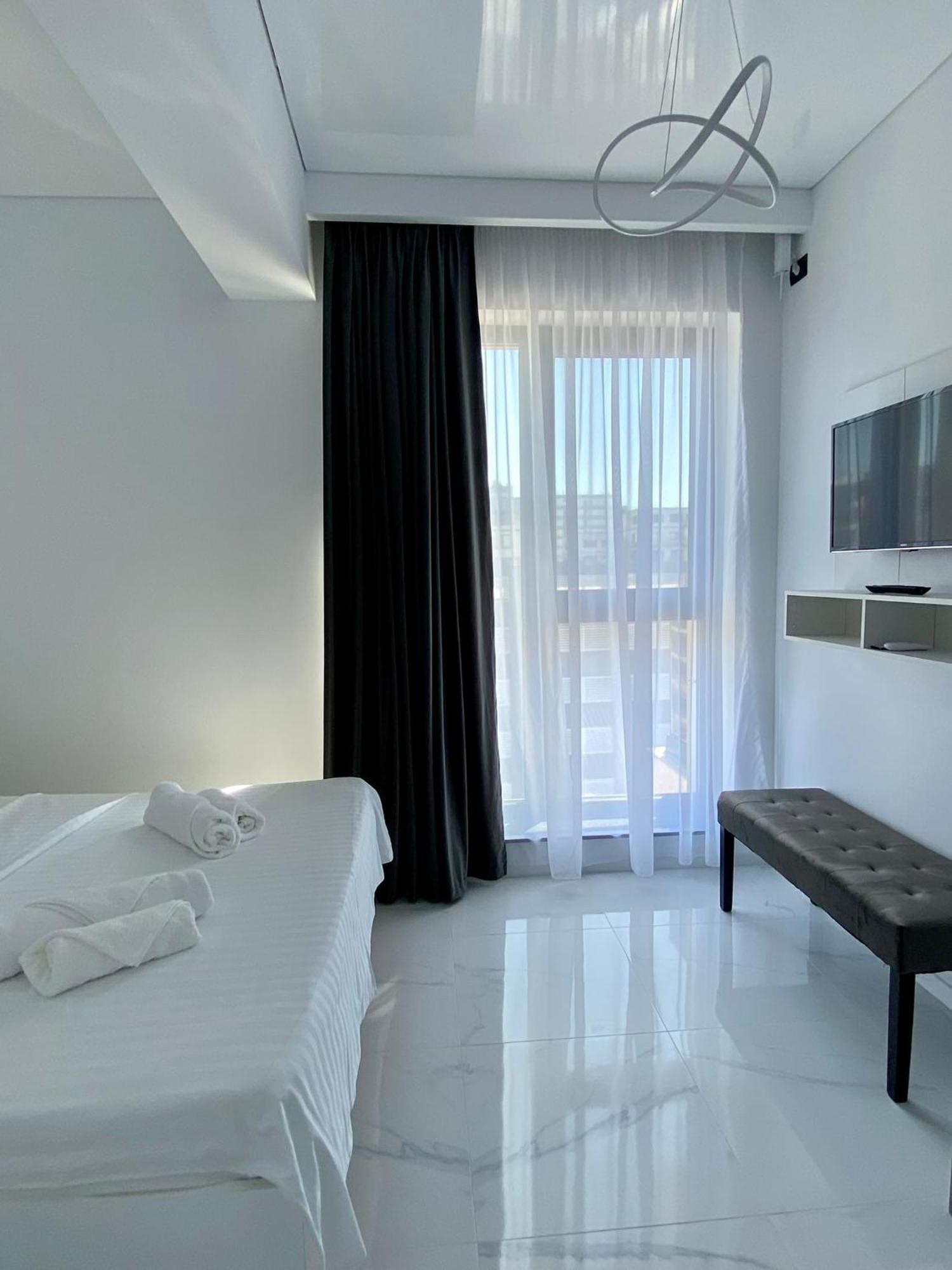 Studio503 By Allegio-mamaia's Seaside Luxury Near Finest Clubs & Beaches Apartment *